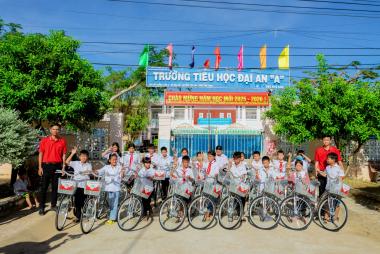 HOẠT ĐỘNG VÌ CỘNG ĐỒNG - VIBO TRAO HỌC BỔNG TẠI TRÀ CÚ, TRÀ VINH